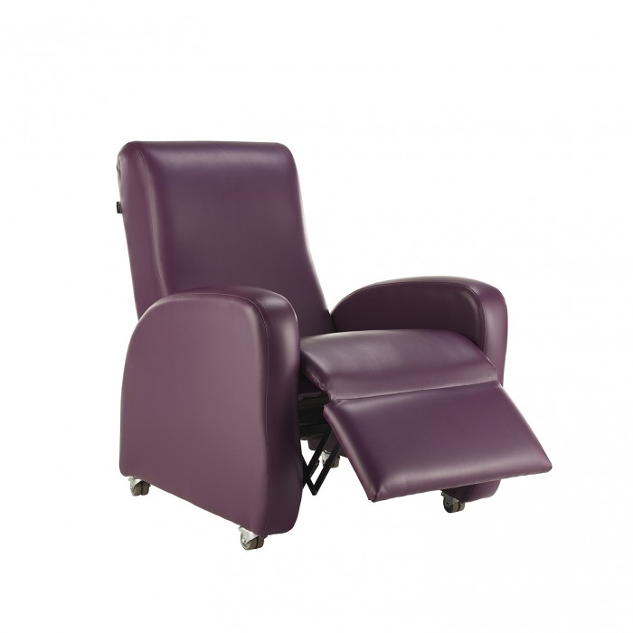 Hallam Grande Manual Recliner with Heavy Duty Braked Castors